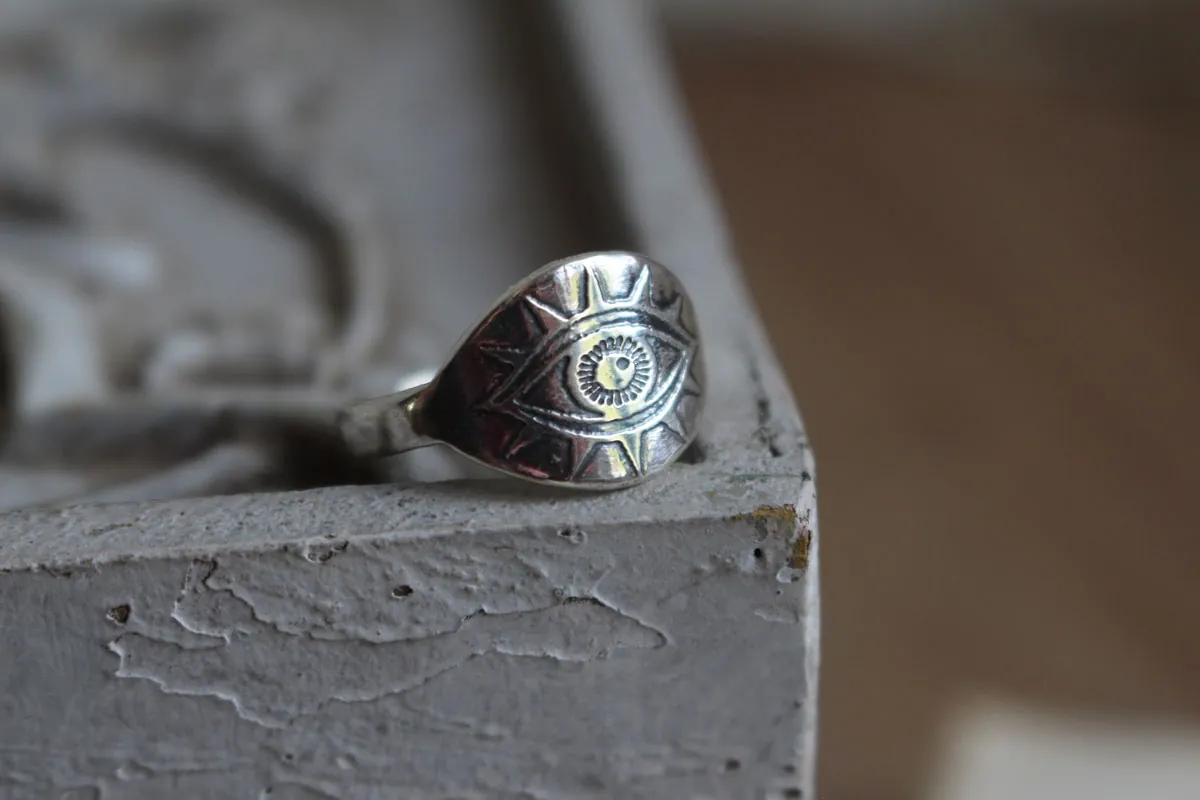 La lámpara del ojo, anillo luz en plata