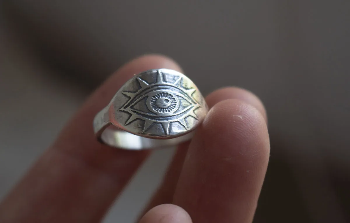 La lámpara del ojo, anillo luz en plata