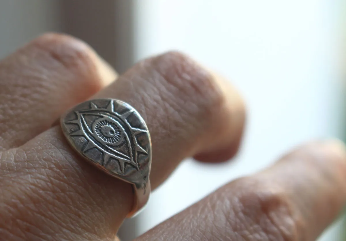La lámpara del ojo, anillo luz en plata