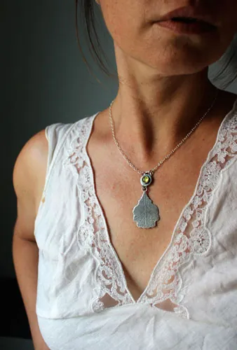 La leyenda del roble, collar árbol de la historia en plata y peridoto