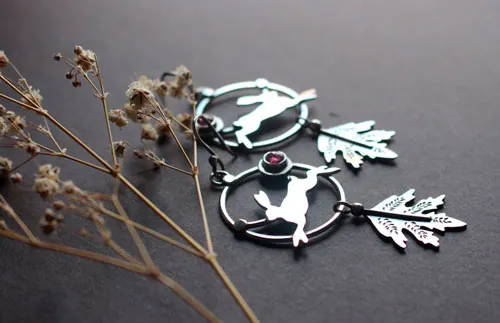 La liebre del amanecer, aretes campiranos en plata y turmalina rosa