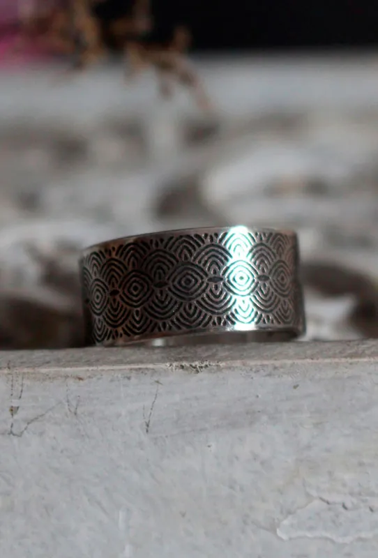 La puerta del pasado, anillo espirales y círculos neolíticos en plata