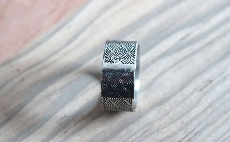La puerta del pasado, anillo espirales y círculos neolíticos en plata