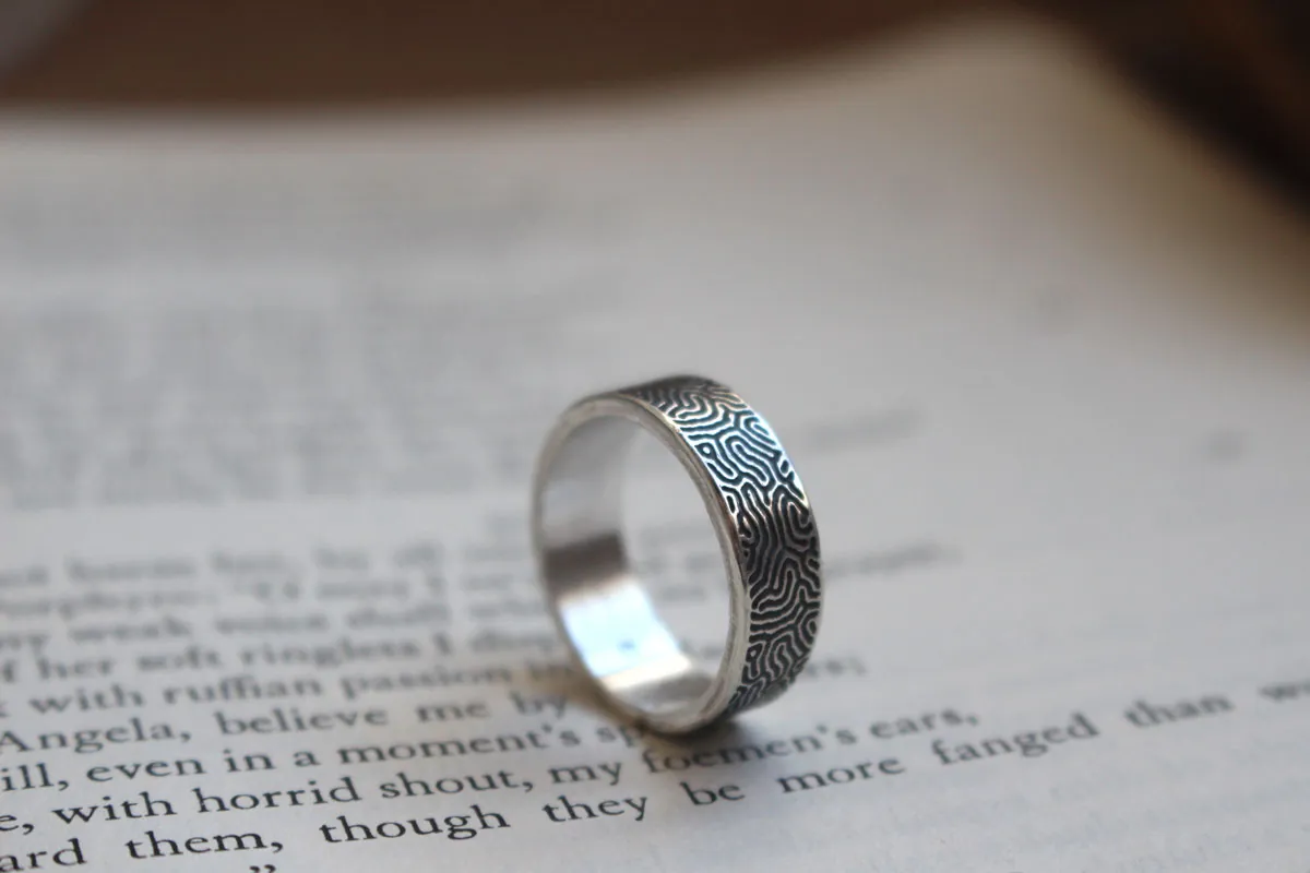 Laberinto, anillo dédalo en plata