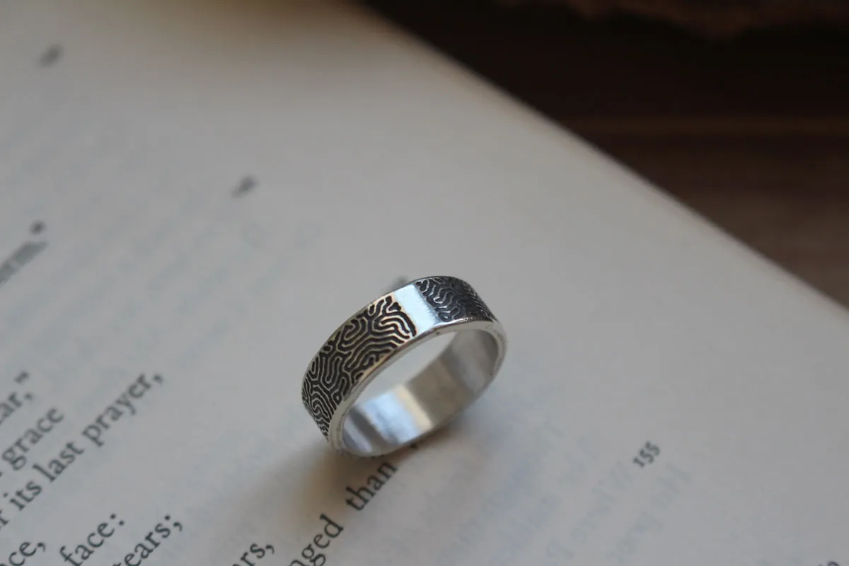 Laberinto, anillo dédalo en plata