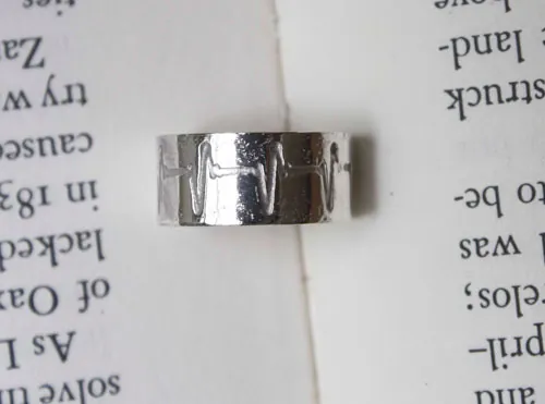 Latido del corazón, anillo línea de vida en plata