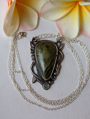Laurelin, elven botanical necklace in silver, green jasper and chalcedony