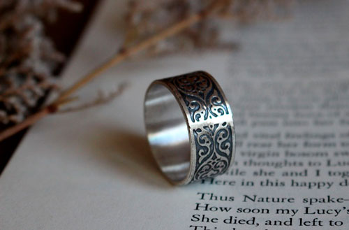 Leaf arabesques, Baroque swirl ring in sterling silver
