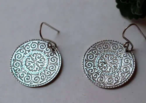 Leoda, aretes de escudo vikingo en plata