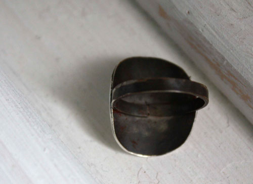 Libre, anillo águila en plata y zircón azul