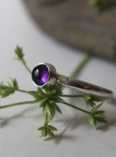 Lilac, purple flower ring in sterling silver and amethyst
