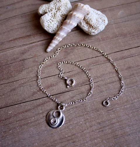 Lina, tobillera y pulsera espiral y círculo del infinito en plata