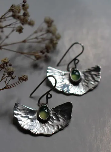 Lirio de estanque, aretes hojas de nenúfar en plata y crisoprasa