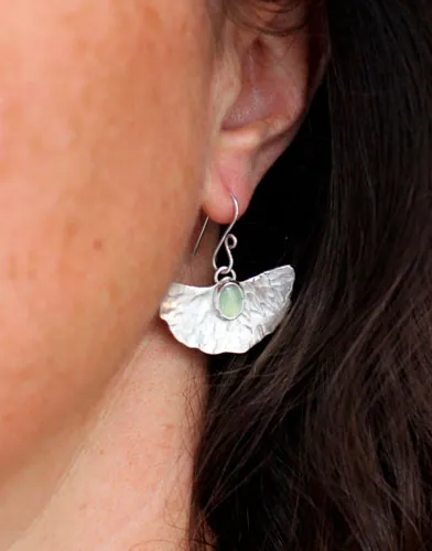 Lirio de estanque, aretes hojas de nenúfar en plata y crisoprasa