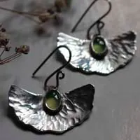 Lirio de estanque, aretes hojas de nenúfar en plata y crisoprasa