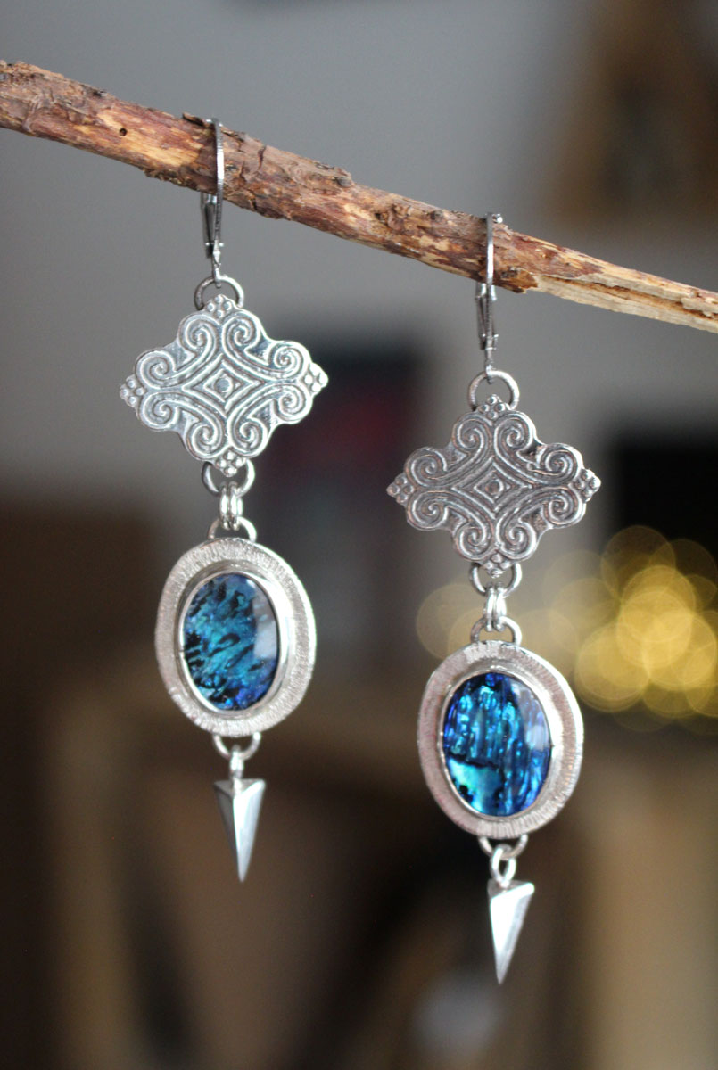 Lluvia, aretes nube de volutas en plata y paua