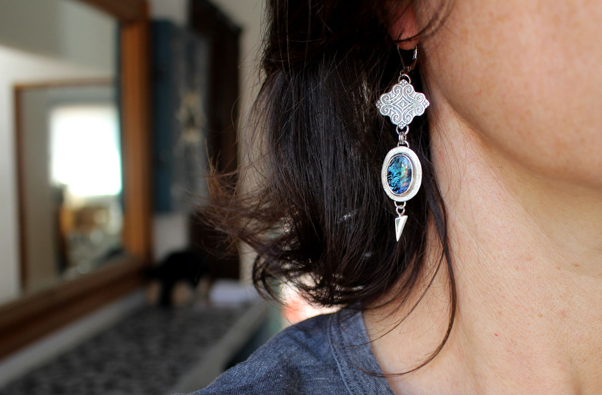 Lluvia, aretes nube de volutas en plata y paua