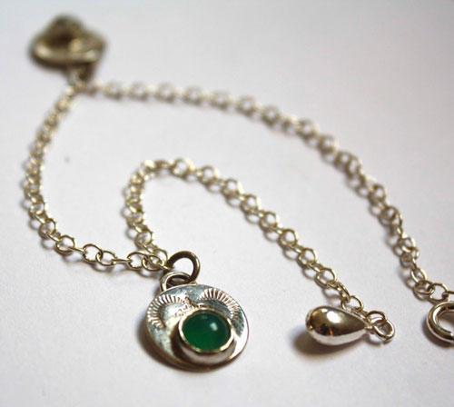 Lluvia de primavera, pulsera renacimiento en plata, piedra de luna y ágata verde