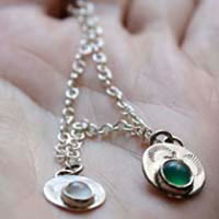 Lluvia de primavera, pulsera renacimiento en plata, piedra de luna y ágata verde