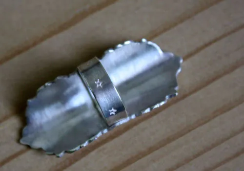 Lo esencial, anillo cita de El Principito de Saint-Exupéry en plata