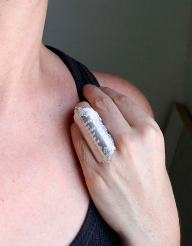 Lo esencial, anillo cita de El Principito de Saint-Exupéry en plata