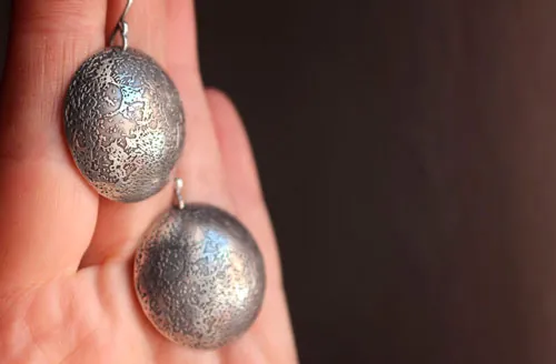 Luna azul, aretes luna llena en plata