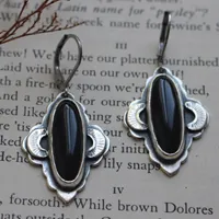 Luna de ónix, aretes orientales en plata y ónix