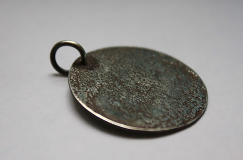 Luna llena, dije satélite nocturno en plata