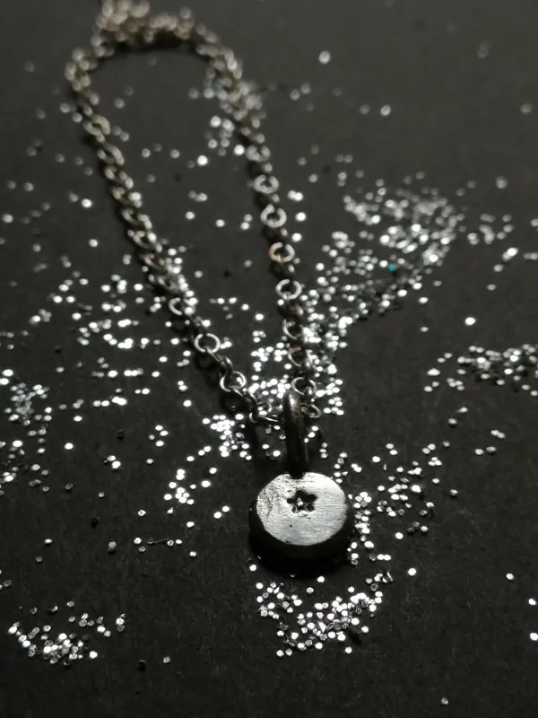 Luz de esperanza, collar pequeña estrella en plata