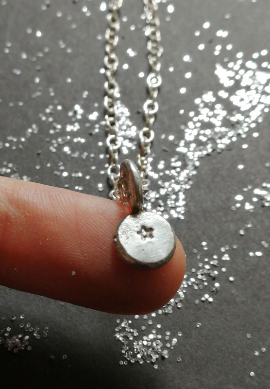 Luz de esperanza, collar pequeña estrella en plata