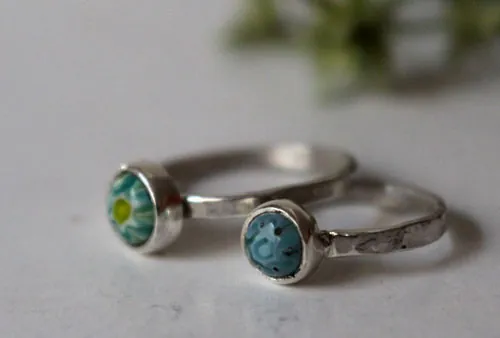 Madre e hija, anillo familiar en plata y millefiori