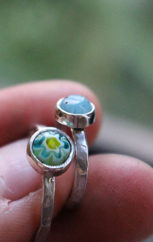 Madre e hija, anillo familiar en plata y millefiori