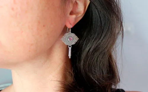 Magnolia, aretes lenguaje de las flores en plata y alejandrita