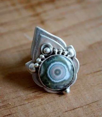 Mahila, anillo tercer ojo indio en plata y jaspe oceánico