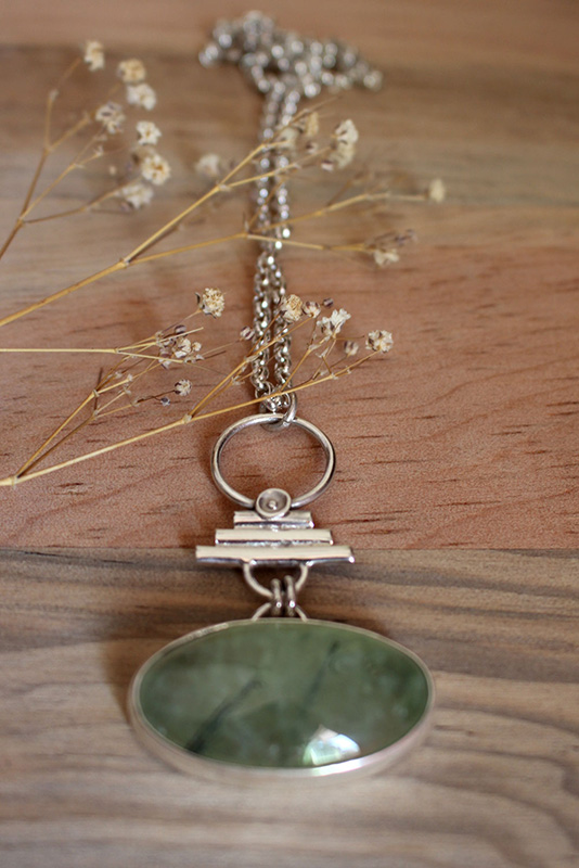 Maia, Roman necklace in sterling silver and prehnite