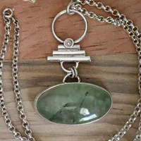 Maïa, collar romano en plata y prehnita