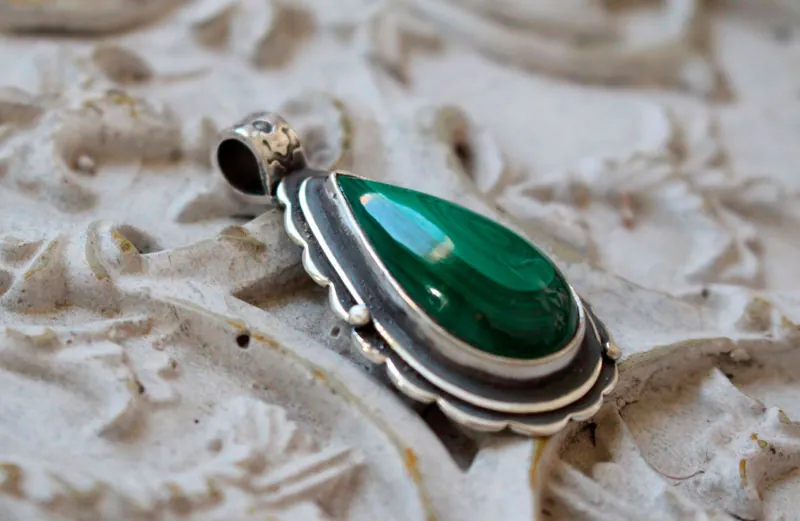 Malaquita, dije verde en plata y malaquita