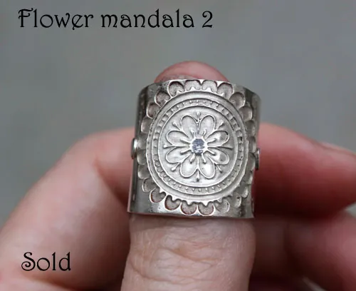Mandala flor, anillo de meditación en plata