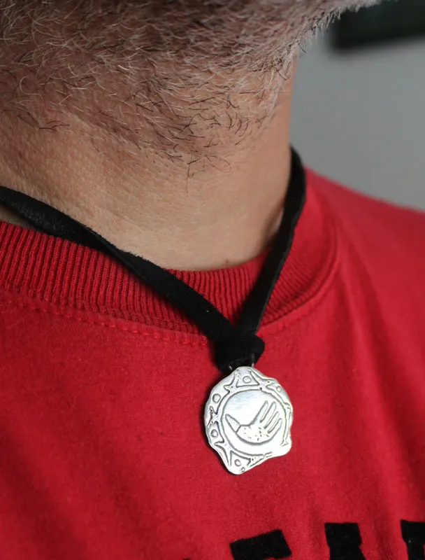 Mano olmeca, collar símbolo olmeca en plata