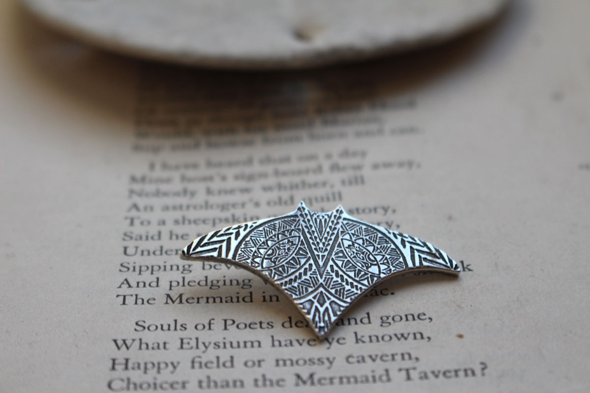 Mantarraya, collar espíritu animal polinesio en plata