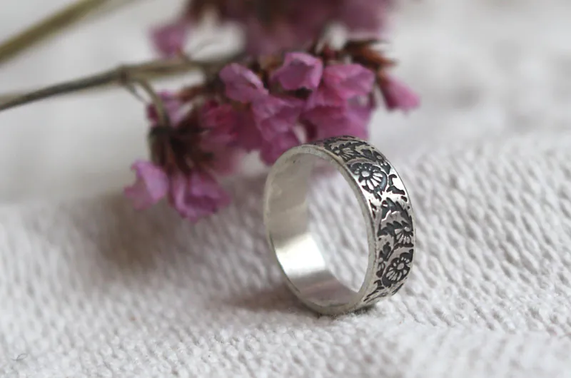 Margarita, anillo flor en plata