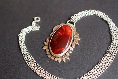María Antonieta, collar flor barroca camafeo en plata y jaspe mookaíta