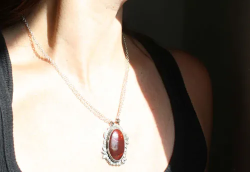 María Antonieta, collar flor barroca camafeo en plata y jaspe mookaíta