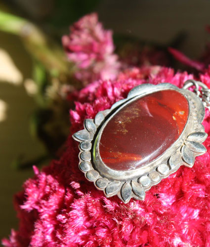 María Antonieta, collar flor barroca camafeo en plata y jaspe mookaíta