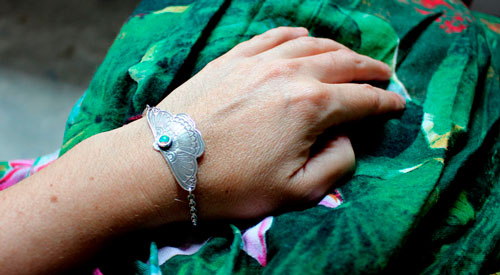 Mariposa de luna, pulsera belleza de la noche en plata y ópalo