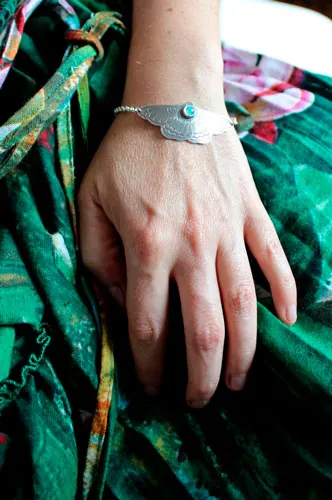 Mariposa de luna, pulsera belleza de la noche en plata y ópalo