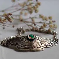 Mariposa de luna, pulsera belleza de la noche en plata y ópalo