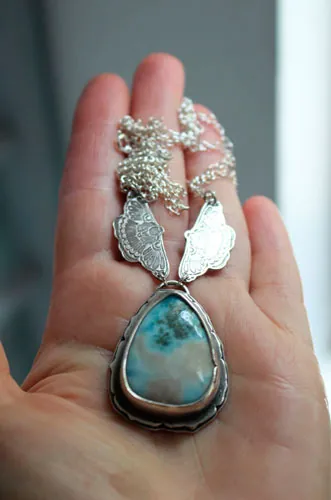 Mariposa del alma, collar guía griega en plata y larimar