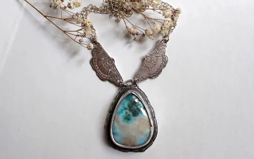 Mariposa del alma, collar guía griega en plata y larimar