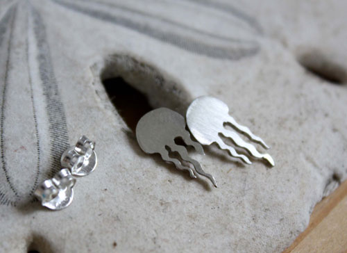 Medusa, aretes animal marino en plata